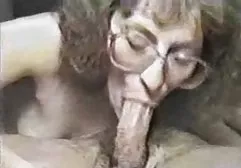 Amatorskie sex film rozklapichy brunetka pocałunki
