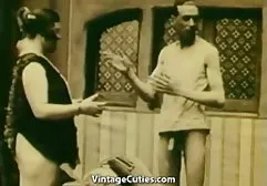 Mocno podekscytowany azjatyckie film erotyczny sex ssanie i ostro pieprzył!